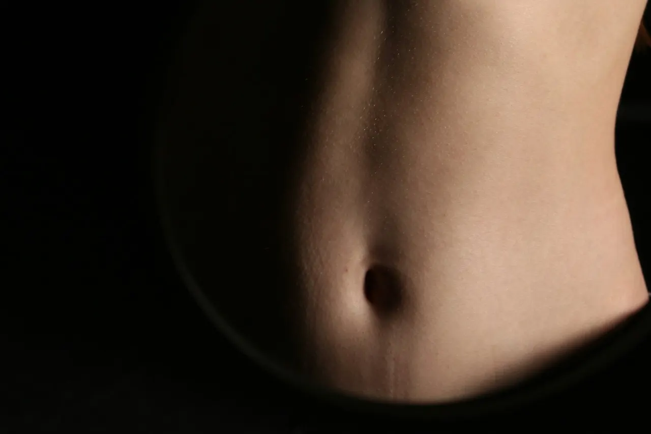 Mini Abdominoplastia – New City Clinic